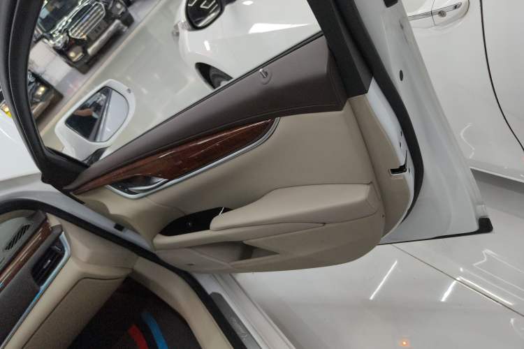 Used Cadillac XTS 2017 28T Elite Model
