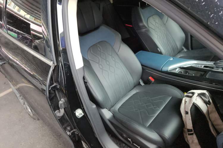 Used VOYAH FREE 2021 Four-Wheel Drive Standard Range-Extended Exclusive Luxury Package
