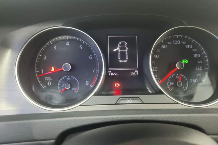 Used Volkswagen Golf 2016 230TSI Automatic Luxury Version
