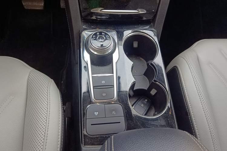 Used Ford Escape 2020 EcoBoost 245 Two-Wheel-Drive Titanium Edition