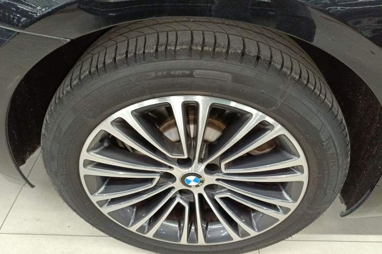 Used BMW 5 Series 2018 530Li Luxury Edition Premium Package
