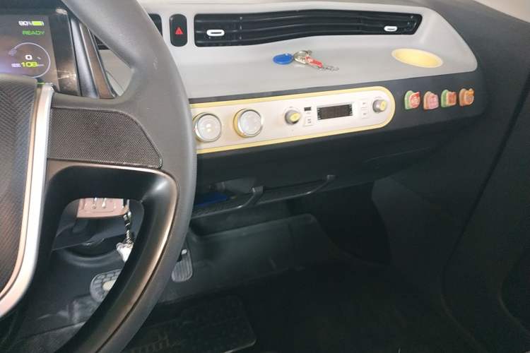 Used Wuling Hongguang MINIEV 2021 Macaron Fashion Model Lithium Iron Phosphate