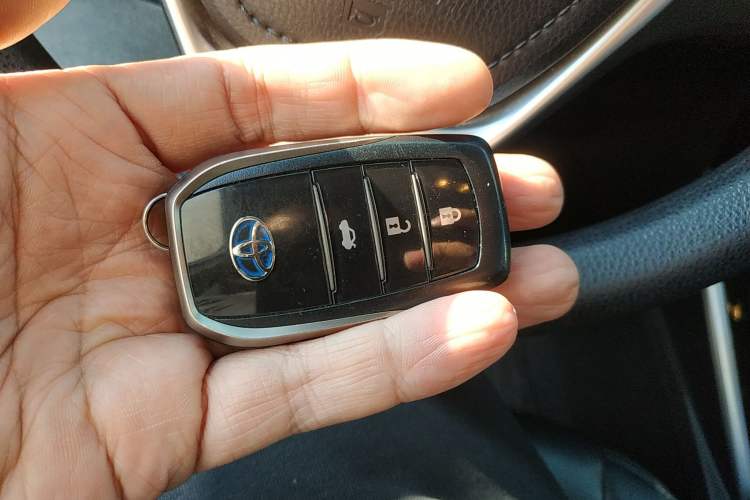 Used Toyota Levin 2017 Revised Dual-Engine 1.8H GS E-CVT Elite Sunroof Version China V Standard
