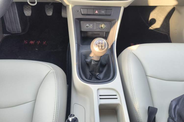 Used Roewe 360 2015 1.5L manual luxury edition