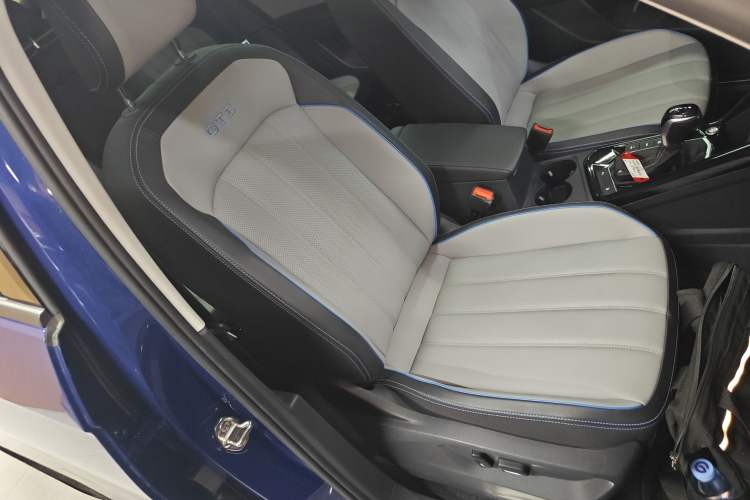 Used Volkswagen Tayron GTE Plug-in Hybrid 2023 280TSI Luxury Plus Advanced Edition
