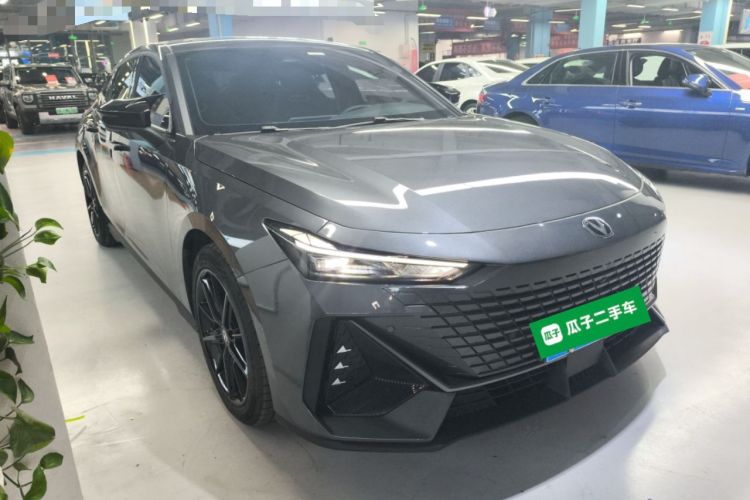 Used Changan UNI-V 2023 1.5T Prestige Model
