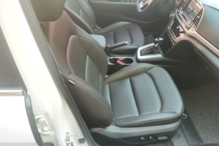 Used Hyundai Elantra 2016 1.6L Automatic ZhiXuan · Flagship Edition
