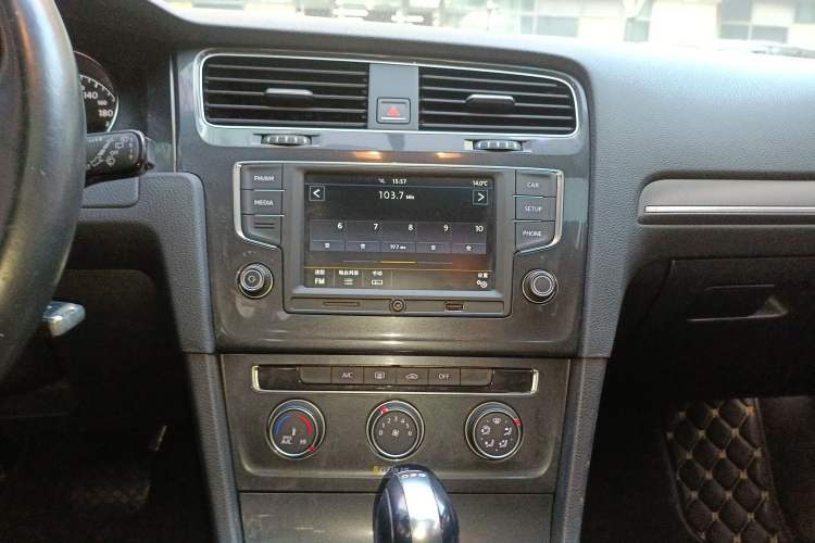 Used Volkswagen Golf 2017 230TSI Automatic Comfort Edition – Celebrating Milestone of One Million Units
