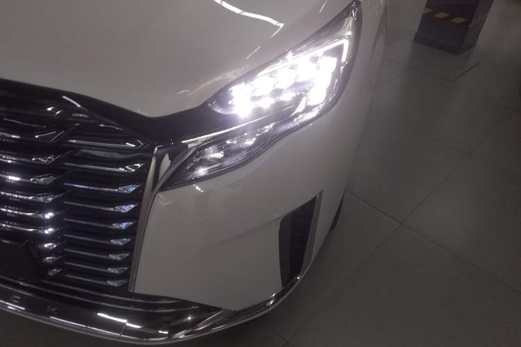 Used Buick GL8 2023 ES Lu Zun Comfort Model
