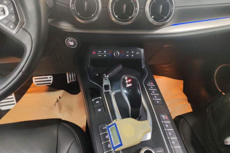 Used Wey VV6 2018 2.0T Four-Wheel Drive Flagship Version China V Standard
