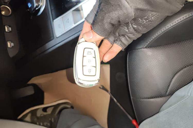 Used Hyundai Elantra 2021 1.5L CVT LUX Prestige Edition
