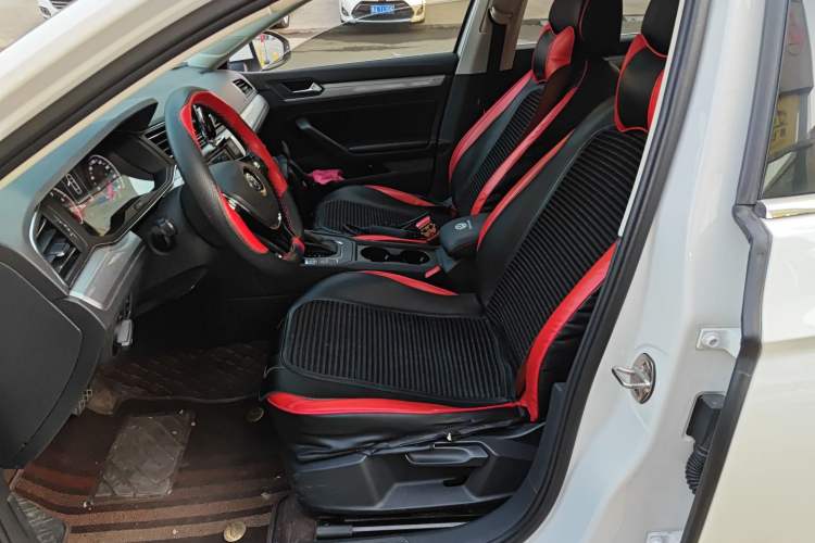 Used Volkswagen Lamando 2019 230TSI DSG Fashion Edition China VI
