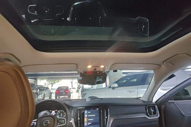 Used Volvo V60 2020 T5 Zhiyuan Luxury Edition
