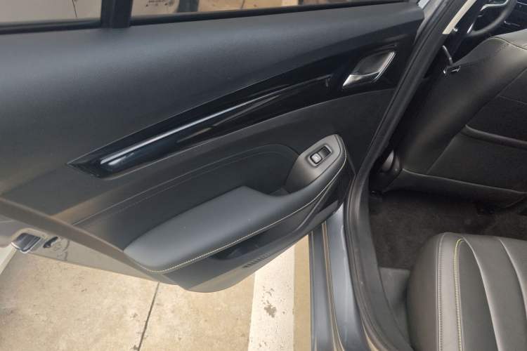 Used Roewe i5 2021 Revised Version 1.5L CVT Diamond Edition
