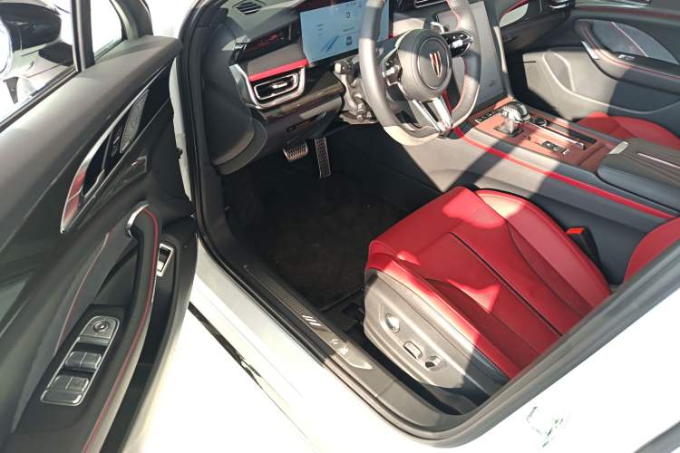 Used Hongqi H6 2024 2.0T ZhiZhen Edition