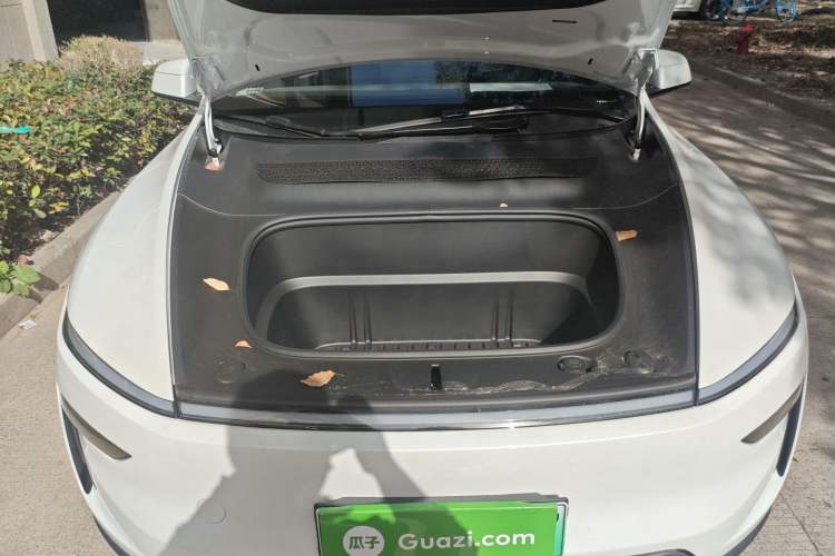 Used Tesla Model Y 2025 Rear-Wheel-Drive Version
