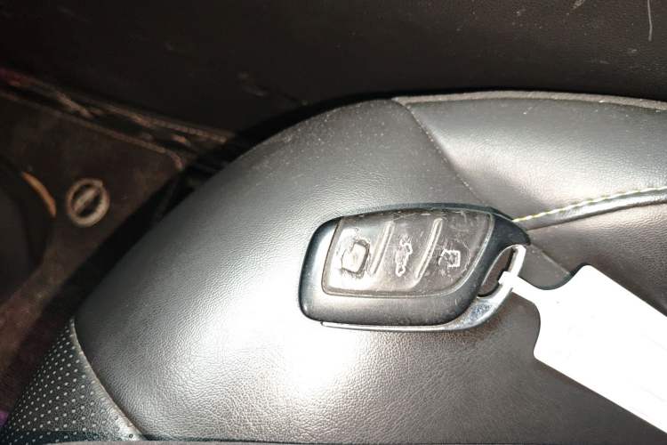 Used Roewe i5 2021 1.5L CVT Black Gold Edition