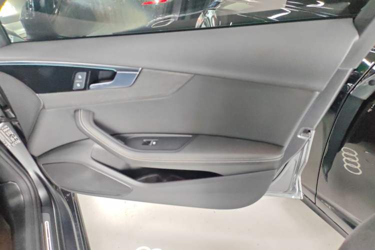 Used Audi A4L 2023 40 TFSI Luxury Dynamic Model
