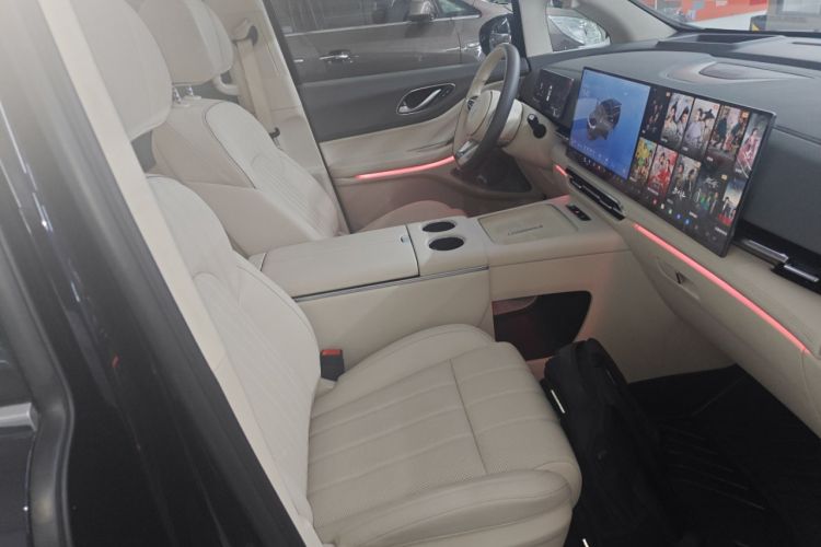 Used VOYAH Dream 2025 PHEV Four-Wheel-Drive Flagship Kunpeng Edition
