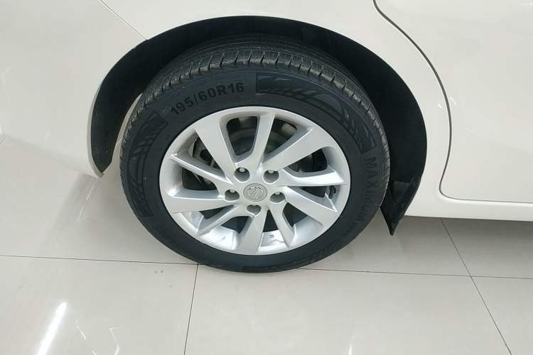 Used Nissan Tiida 2016 1.6L CVT Cool Dynamic Edition
