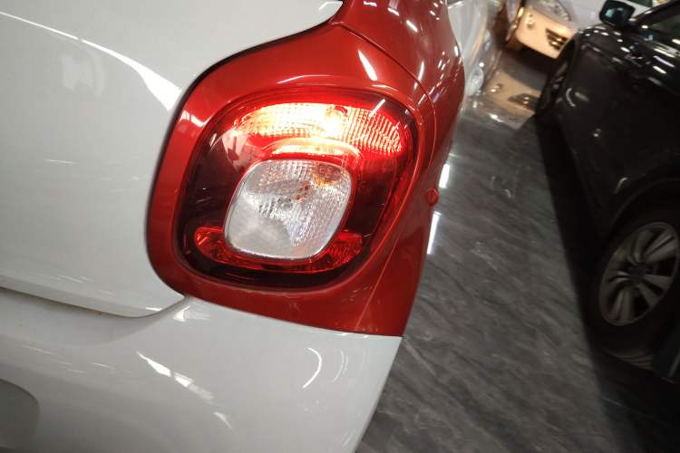 Used  forfour 2018 0.9T 66 kW Pioneer Edition
