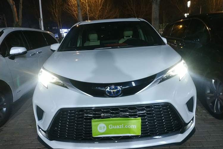 Used Toyota Granvia 2023 2.5L Hybrid Prestige PLUS Edition
