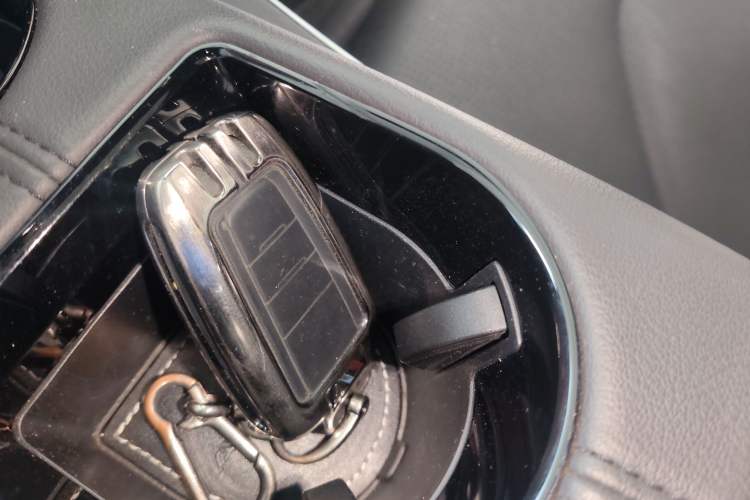 Used Toyota Avalon 2019 2.0L XLE Premium Edition China VI