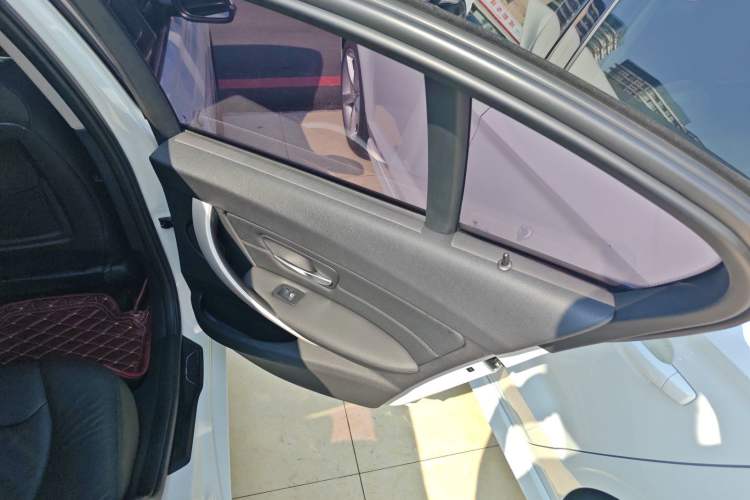 Used BMW 3 Series 2014 320i Sport Edition
