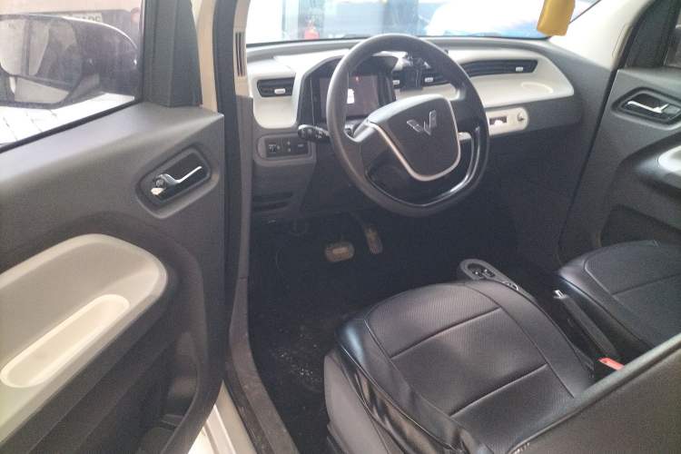 Used Wuling Hongguang MINIEV 2022 Macaron Premium Model – Lithium Ternary Battery