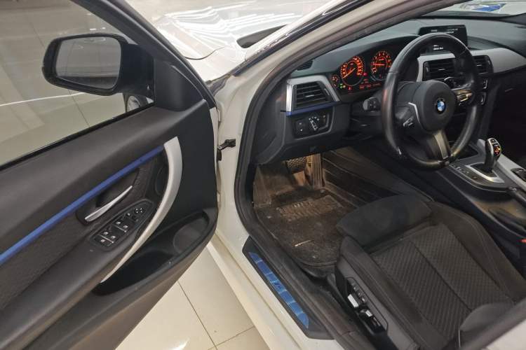 Used BMW 3 Series 2018 320i M Sport Package
