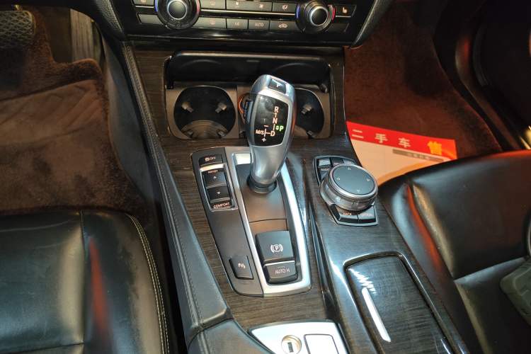 Used BMW 5 Series 2014 525Li Luxury Design Package
