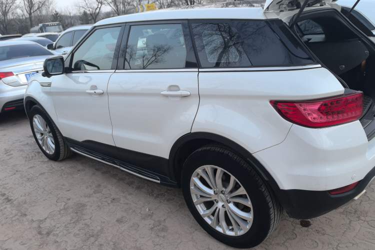 Used Land X7 2015 2.0T Panoramic Prestige Edition
