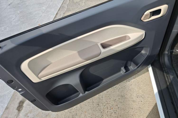 Used Chery QQ Ice Cream 2024 Edition Youth Version 205km Sundae
