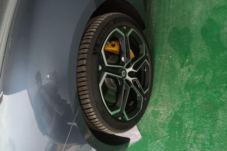 Used  SU7 2024 Rear-Drive Ultra-Long Range Advanced Pro-Level Intelligent Driving Version
