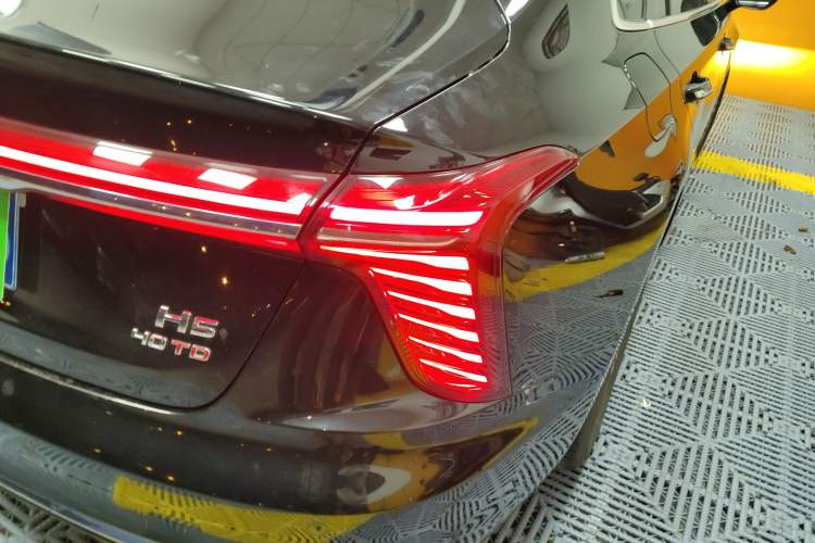 Used Hongqi H5 2023 2.0T Automatic Smart Connect Flagship Edition
