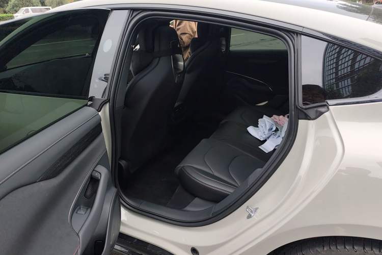 Used  SU7 2024 Rear-Drive Ultra-Long Range Advanced Pro-Level Intelligent Driving Version
