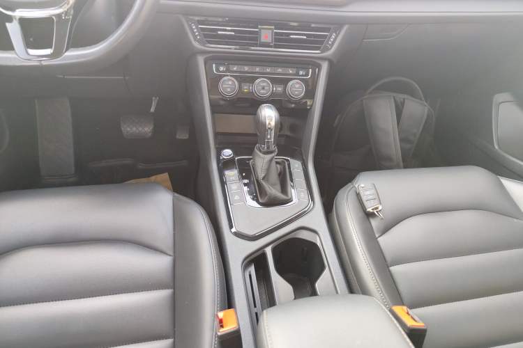 Used Volkswagen Tharu 2019 330TSI Four-Wheel Drive Luxury Edition China VI Standard
