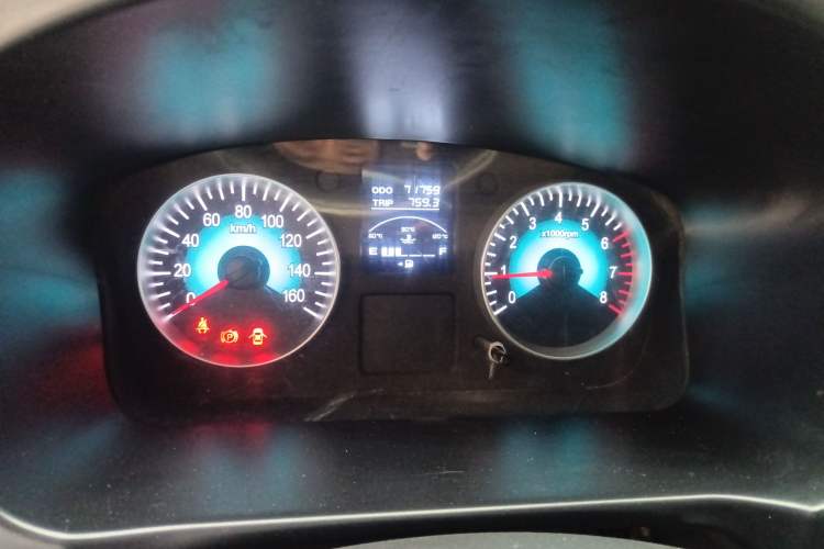 Used Jinbei Gold Hiace M Classic 2022 1.5L Travel Lion Passenger Van 6 Seats
