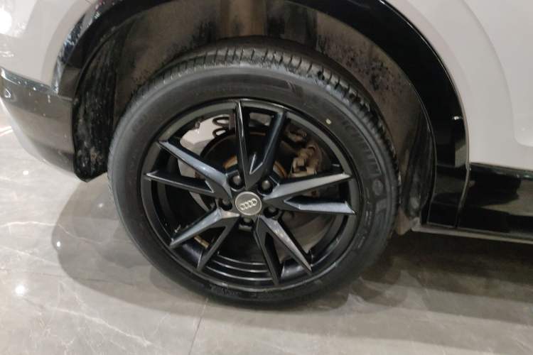 Used Audi Q2L 2021 35 TFSI Progressive Dynamic Edition
