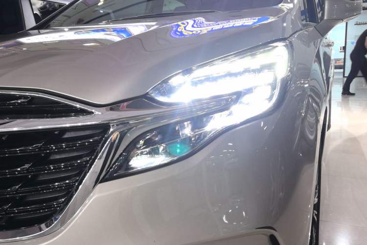 Used Buick GL8 2022 ES Landtrek 653T Flagship Model
