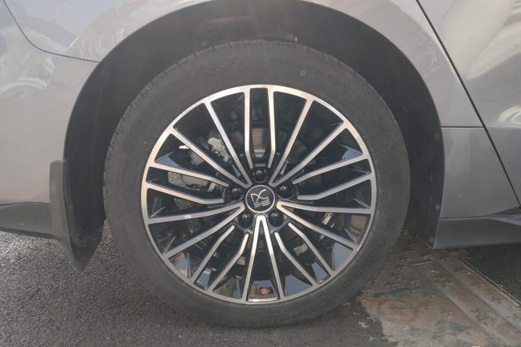 Used BYD Han 2022 DM-i 121KM Prestige Model
