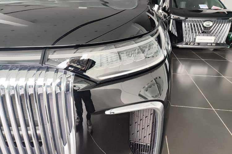 Used VOYAH Dream 2025 PHEV Four-Wheel Drive Prestige Kunpeng Edition
