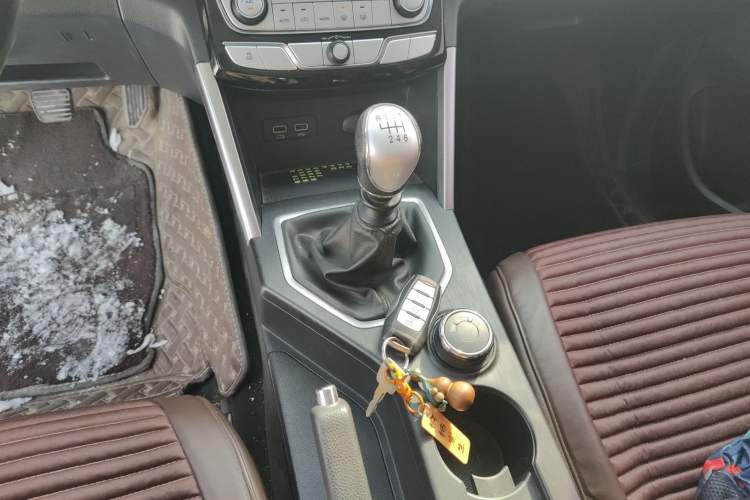 Used Great Wall Poer 2019 2.0T Commercial Version Manual Diesel 4x4 Navigation Type Long Bed GW4D20M
