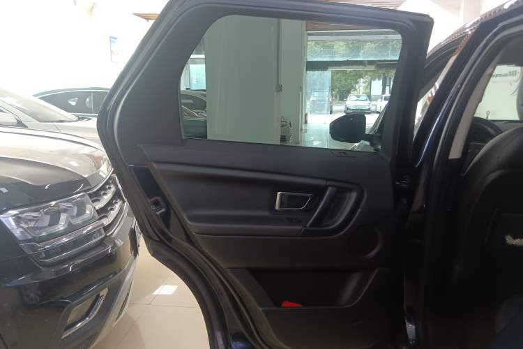 Used Land Rover Discovery Sport 2018 240 PS PURE Edition