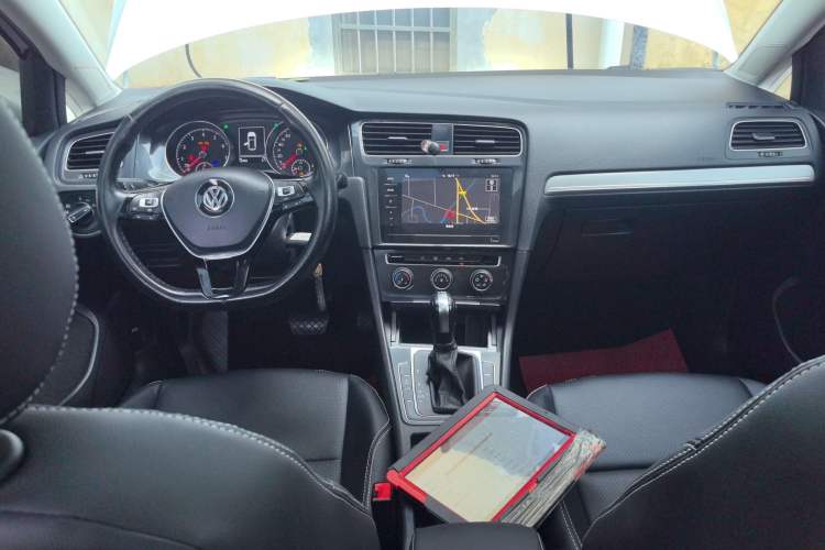 Used Volkswagen Golf 2020 200TSI DSG Comfortable and Ambitious Edition
