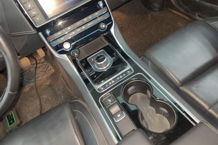 Used Jaguar XE 2017 2.0T 200 PS R-Sport
