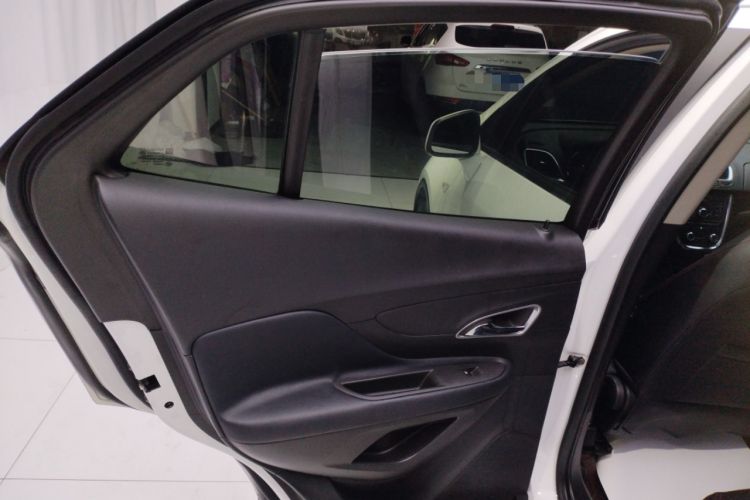 Used Buick Encore 2015 1.4T Automatic Two-Wheel Drive Urban Elite Version
