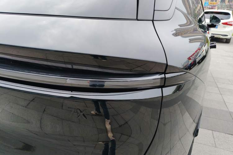 Used Zeekr 7X 2025 100 kWh Long-Range Rear-Wheel Drive with Intelligent Driving Features
