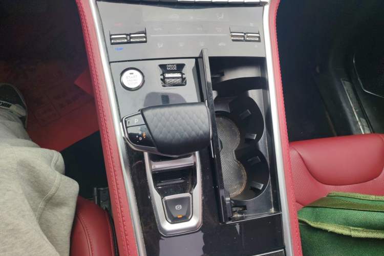 Used Changan CS85 COUPE 2019 1.5T DCT Version China VI Standard
