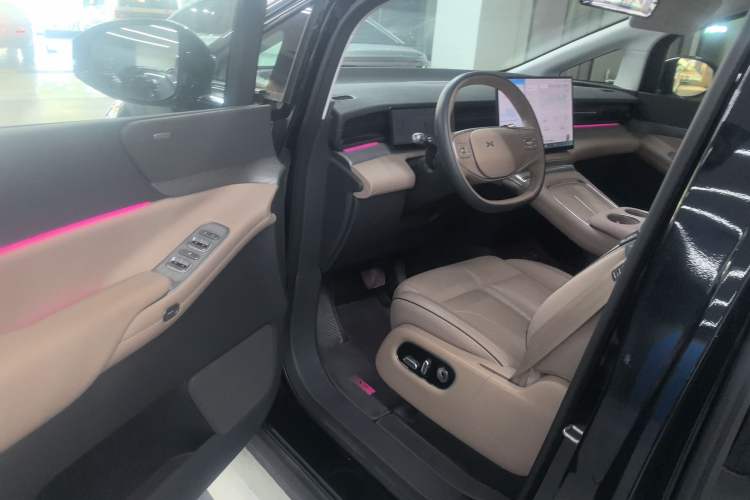 Used XPeng X9 2025 740 Ultra-Long Range Max
